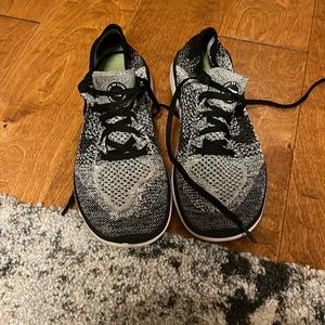 Nike fly knit shoes